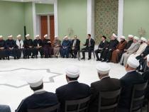 استقبل السيد الرئيس بشار الأسد وفداً من كبار علماء الدين الإسلامي في دمشق بمناسبة شهر رمضان المبارك بحضور الدكتور محمد عبد الستار السيد وزير الأوقاف.